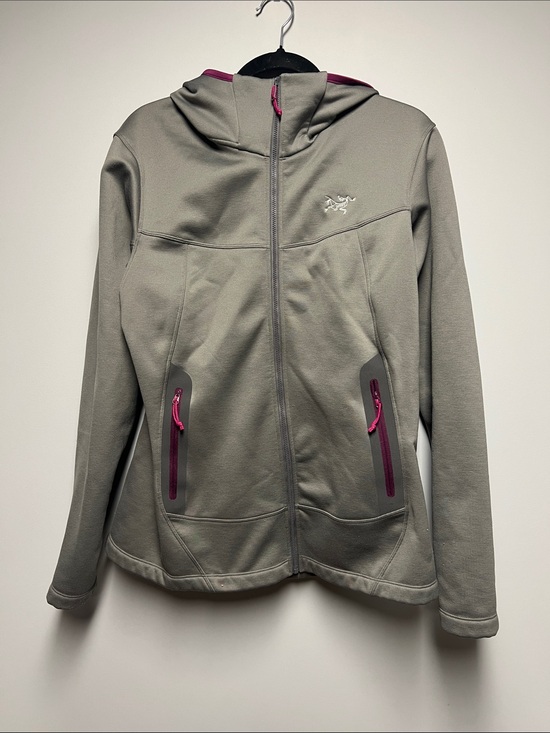 Arc'teryx Tops - Arc'teryx Women’s Hooded Softshell Jacket - Gray with Pink Accents